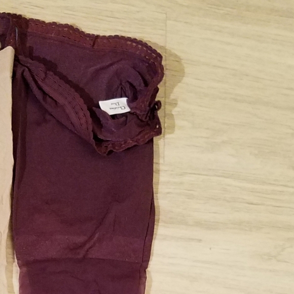 Christian Dior L' Allure Ultrasheer Pantyhose - Picture 4 of 5